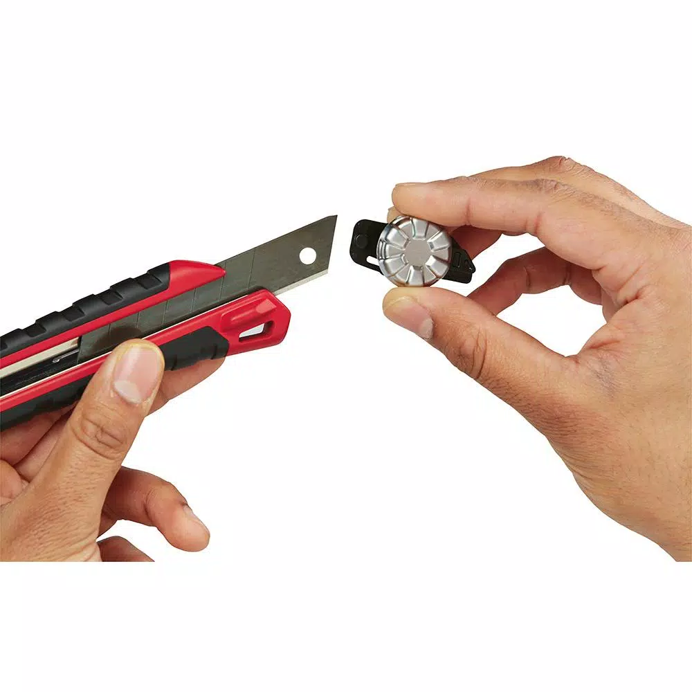 Milwaukee 18 mm Snap-Off Utility Knife with Metal Lock and Micro Carbide Blade