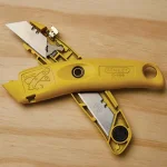 Stanley 7 in. Aluminum Swivel-Lock Retractable Utility Knife with Internal Blade Storage thumbnail 3