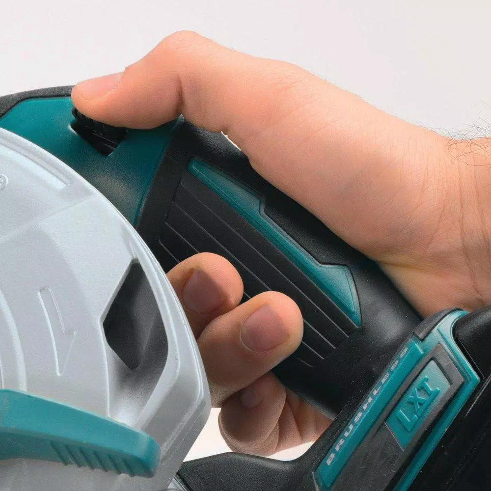 Makita 18V LXT Brushless 6-1/2 in. Cordless Circular Saw with Electric Brake (Tool Only)