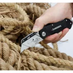 Husky 2-Piece Folding Lock-Back Utility Knife Set with 10 Blades thumbnail 4