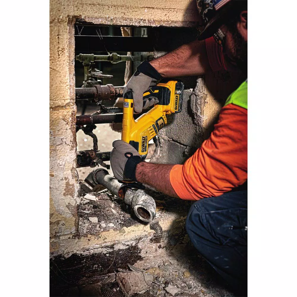 DEWALT 20V MAX Cordless Brushless 4-Tool Combo Kit with 4.0Ah & 2.0Ah Batteries and Charger