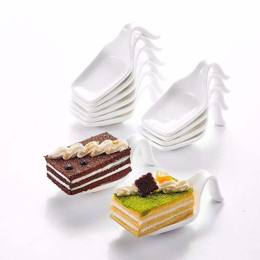 MALACASA 4.3 in. White Porcelain Ramekins Set of 12, Ceramic Serving Dishes for Creme Brulee and Souffle