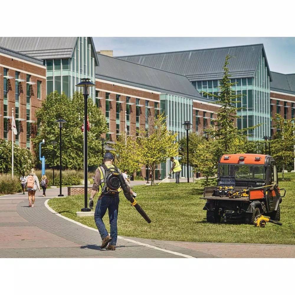 DEWALT 40V MAX Cordless Backpack Blower, 450 CFM, 142 MPH, Includes 7.5 Ah Battery and Charger