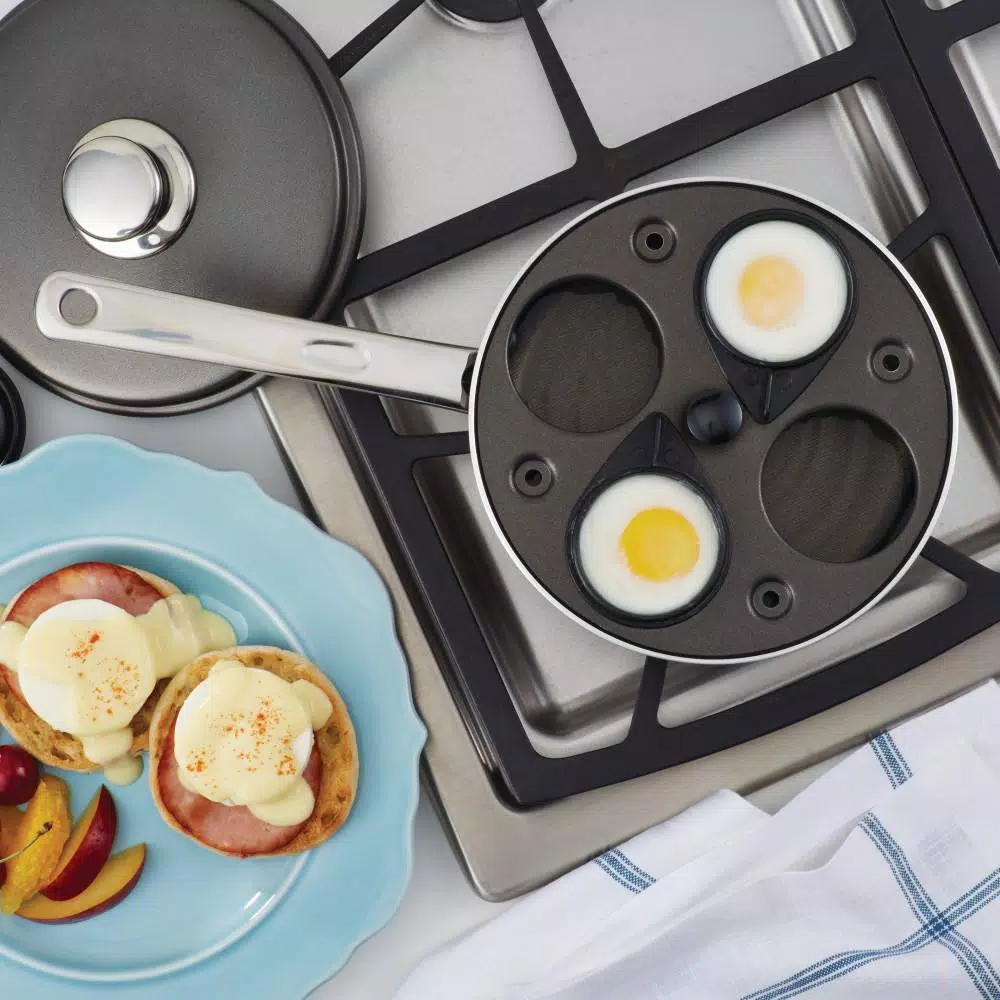 Farberware 8-Inch Nonstick Aluminum Egg Poacher with Lid and 4 Nylon Cups