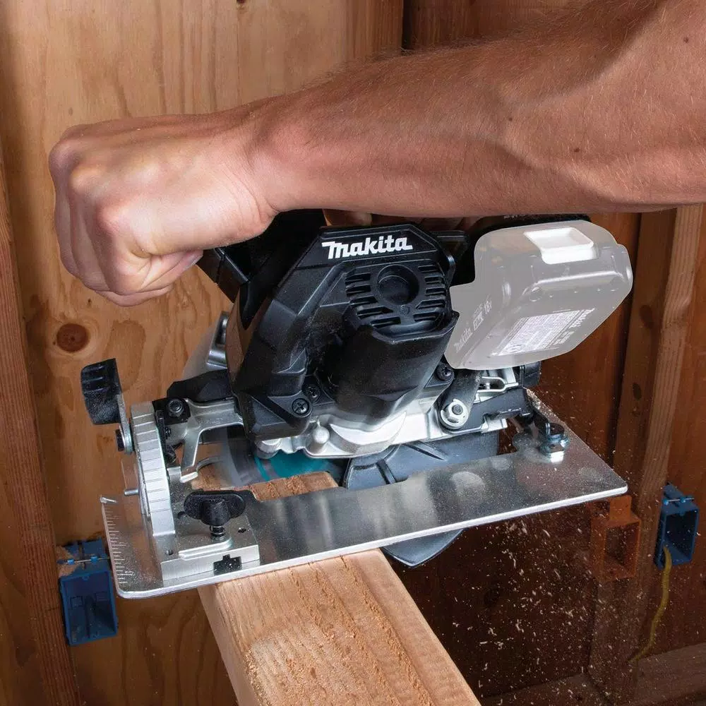 Makita 18V LXT Sub-Compact Brushless 6-1/2 in. Circular Saw with AWS, Tool Only