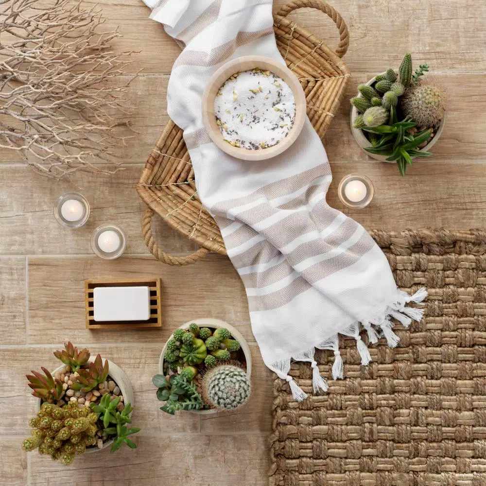 LITTON LANE Soft Gray Water Hyacinth and Seagrass Wicker Decorative Tray Set of 3 with Handles