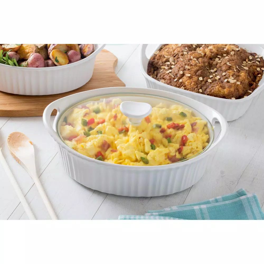 Corningware French White 2.5-Qt Oval Ceramic Casserole Dish with Glass Lid