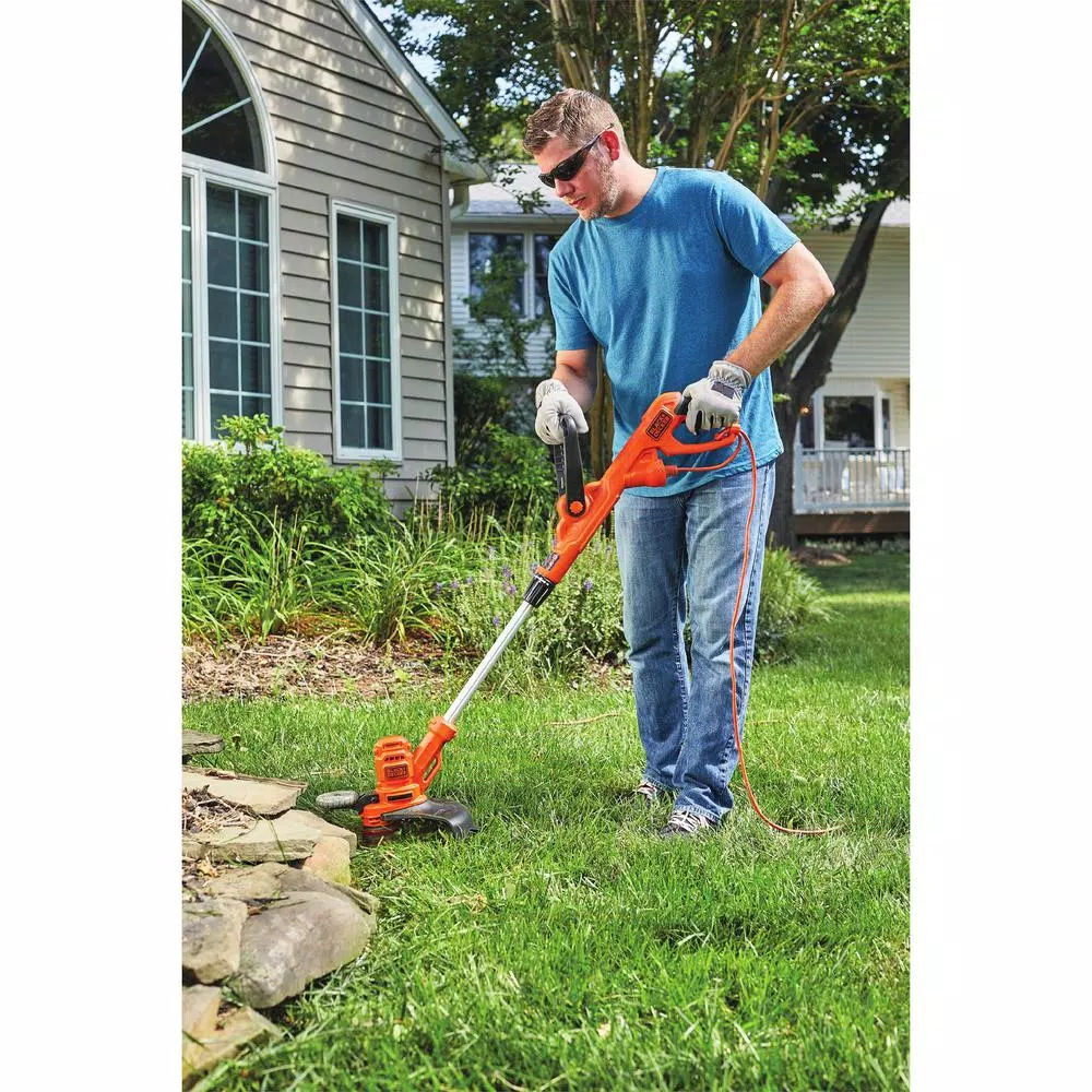BLACK+DECKER 14 in. 6.5 Amp Corded Electric String Trimmer and Edger with Automatic Feed Spool