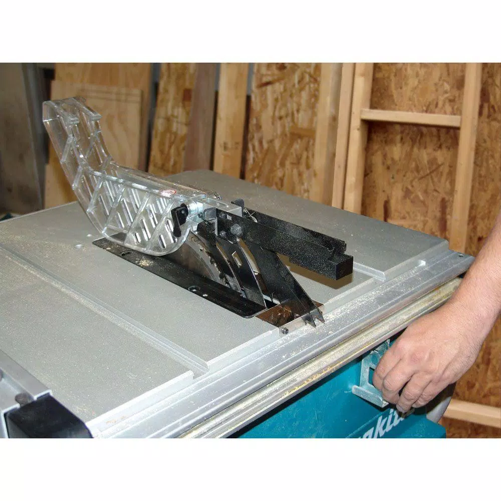 Makita 10 in. 15 Amp Corded Contractor Table Saw with 25 in. Rip Capacity