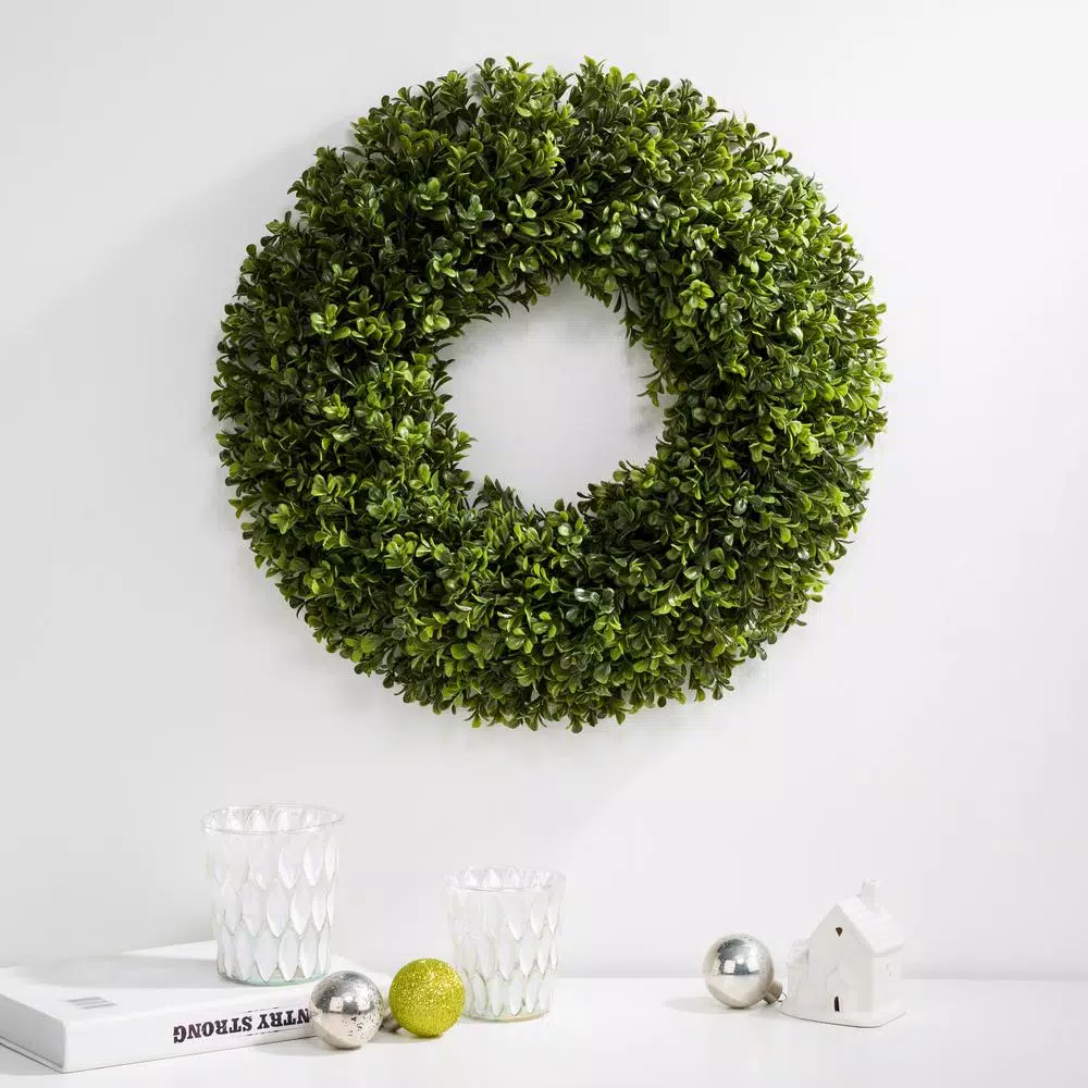 Glitzhome 18 in. Artificial Boxwood Wreath, UV-Resistant Greenery for Indoor/Outdoor Decor