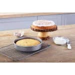 Chicago Metallic Commercial II 9 in. Round Non-Stick Aluminized Steel Cake Pan thumbnail 3