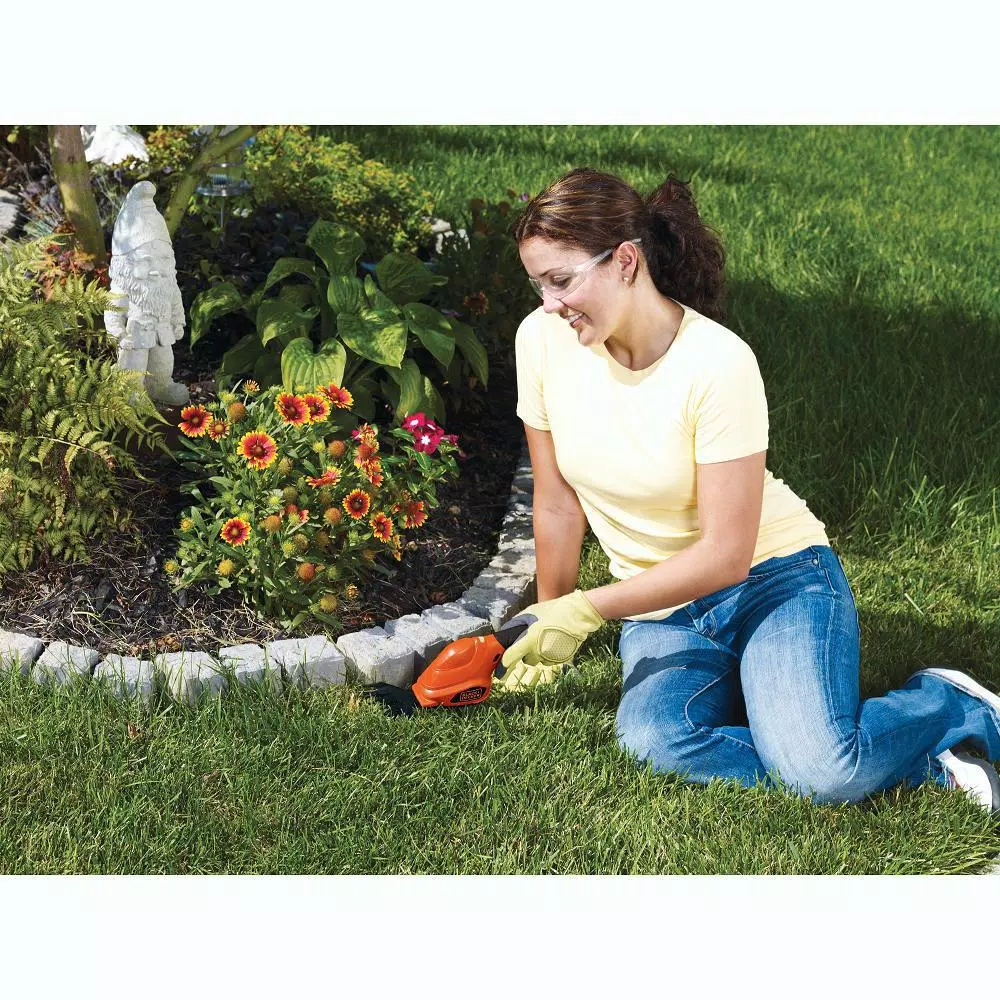 BLACK+DECKER 3.6V Lithium-Ion 2-in-1 Cordless Garden Shears and Trimmer Combo with 1.5 Ah Battery