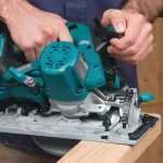 Makita 18V LXT Brushless 6-1/2 in. Cordless Circular Saw Kit with 5.0Ah Battery & Charger thumbnail 7