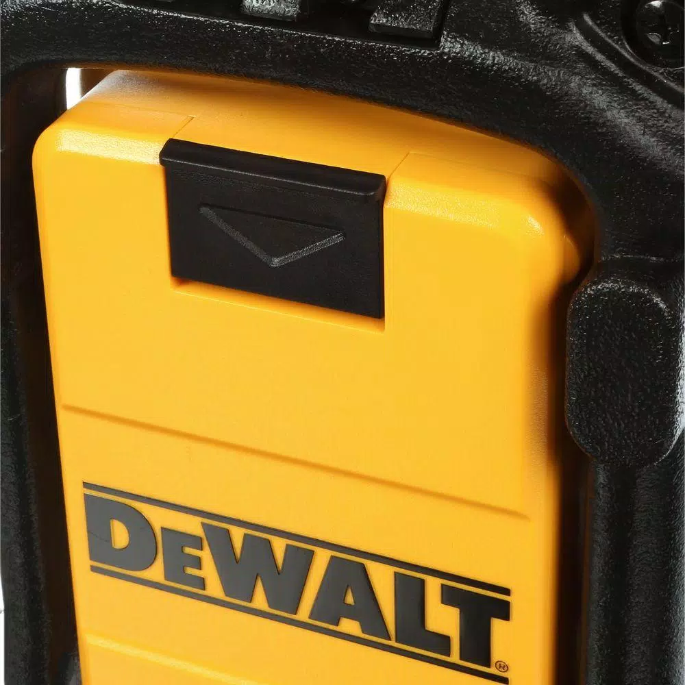 DEWALT 20V MAX Worksite Radio with Built-in 2 Amp Charger, DCR015