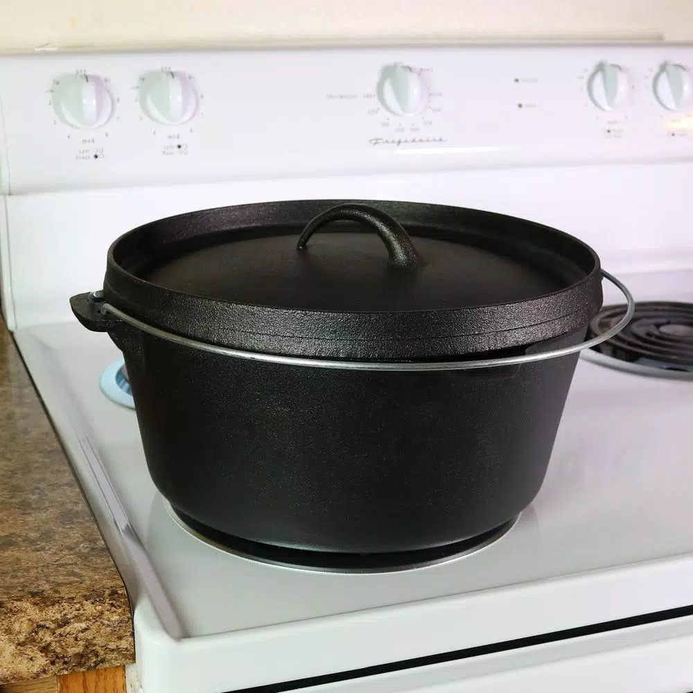 Sunnydaze Decor Sunnydaze 8 Qt. Round Cast Iron Dutch Oven with Lid, Black