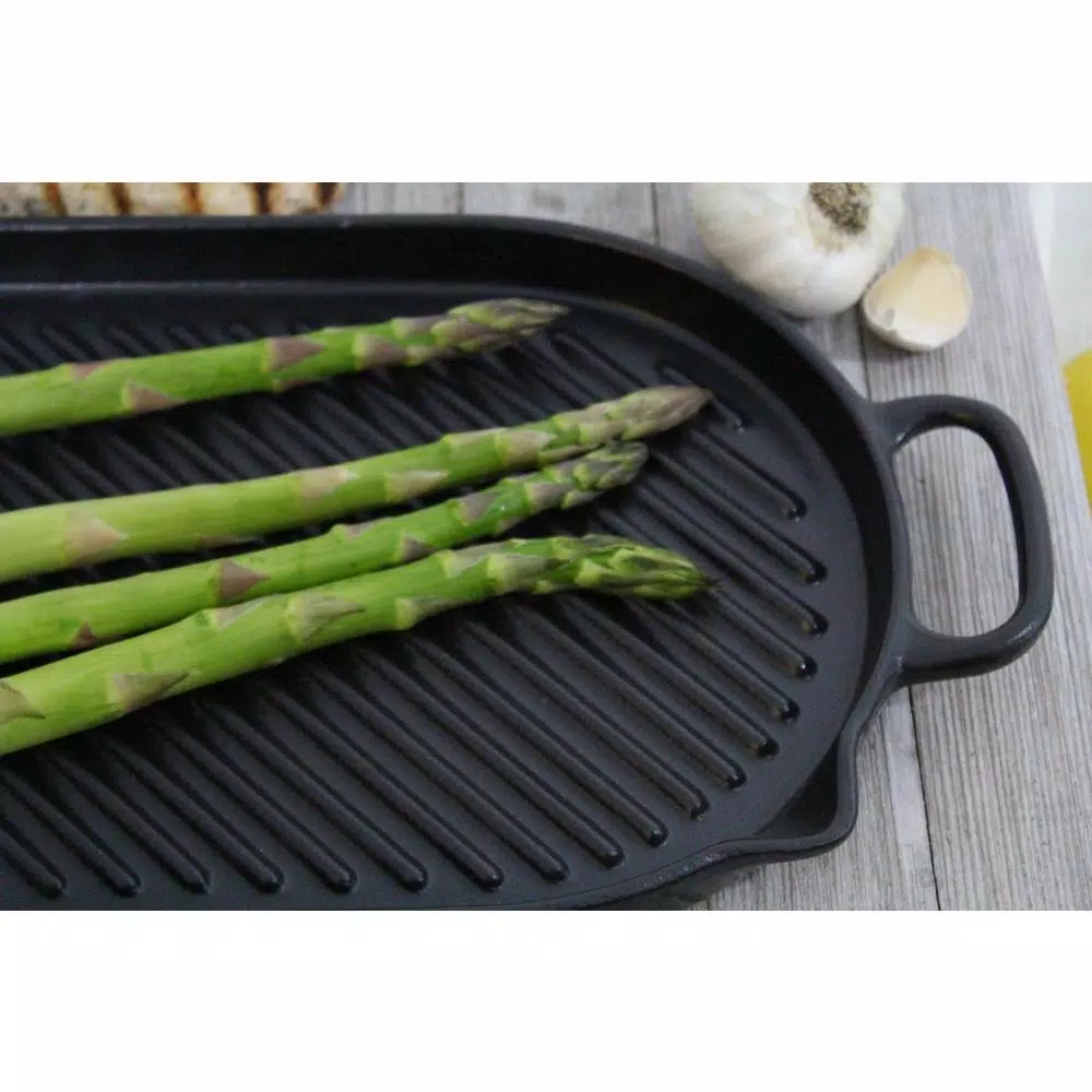 Chasseur 8 in. Enameled Cast Iron Oval Grill Pan, Black