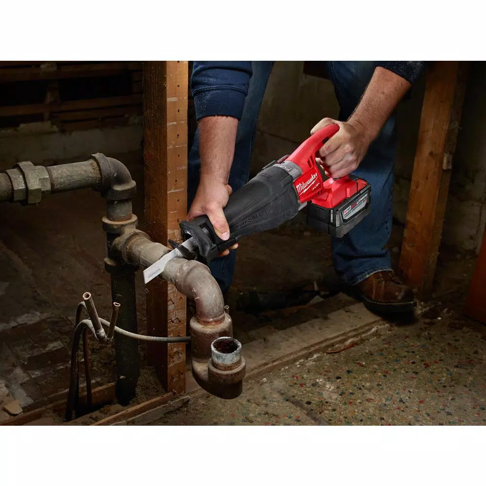 Milwaukee M18 FUEL 18V Brushless Reciprocating Saw Kit with (2) 9.0Ah Batteries & Charger