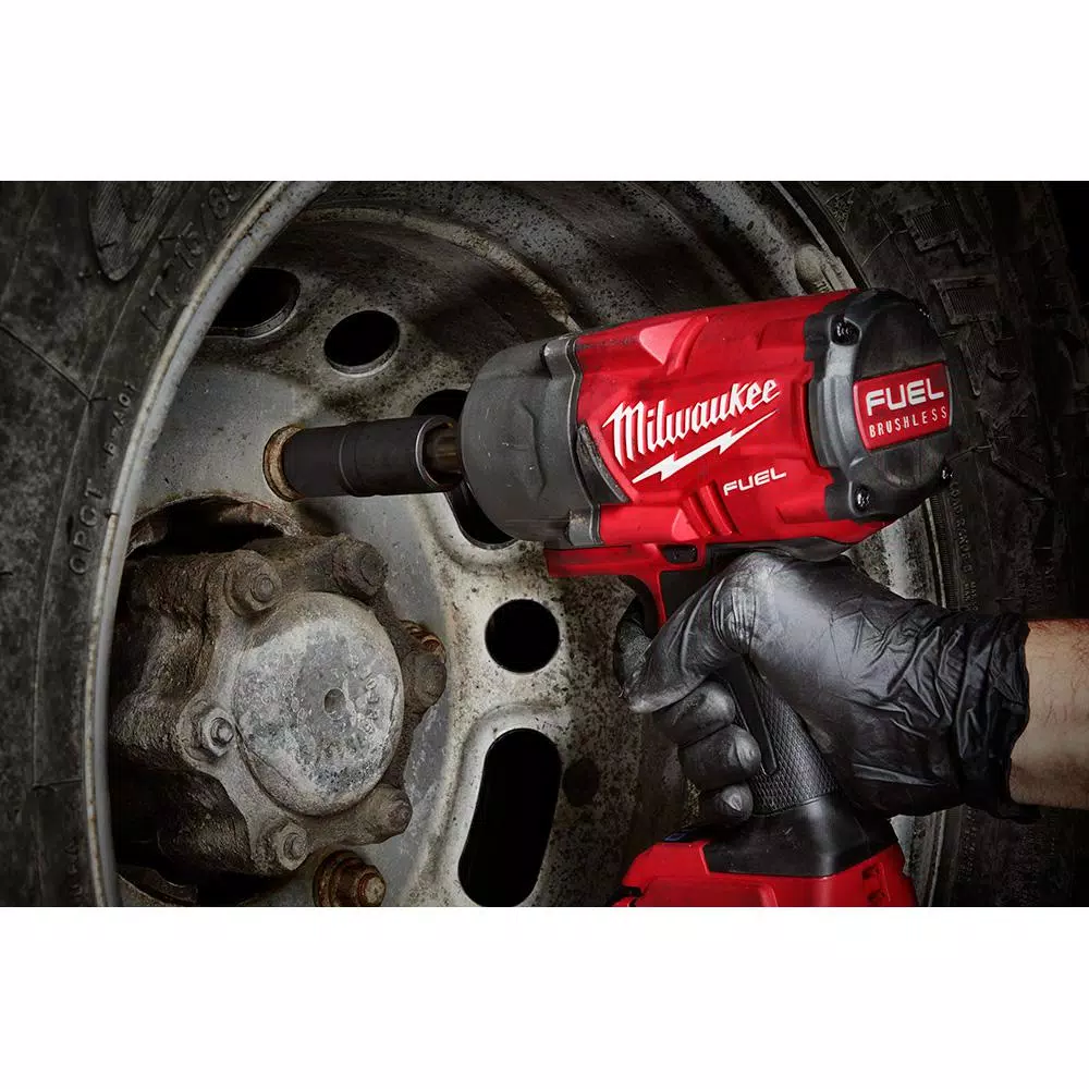 Milwaukee M18 FUEL 1/2 in. Impact Wrench with ONE-KEY, Extended Anvil Kit with 2 Batteries
