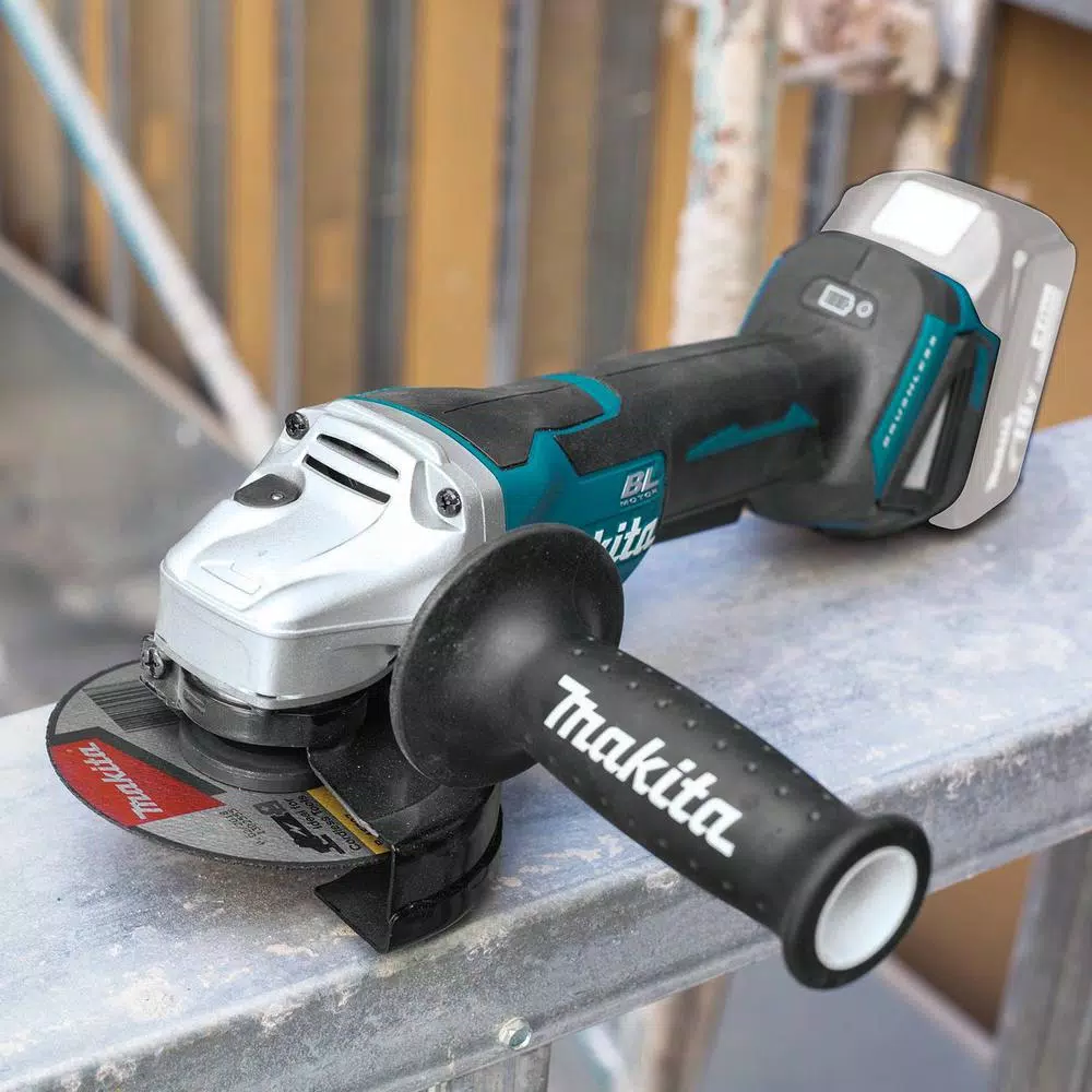 Makita 18V LXT Brushless 4-1/2"/5" Paddle Switch Angle Grinder Kit with 5.0Ah Battery
