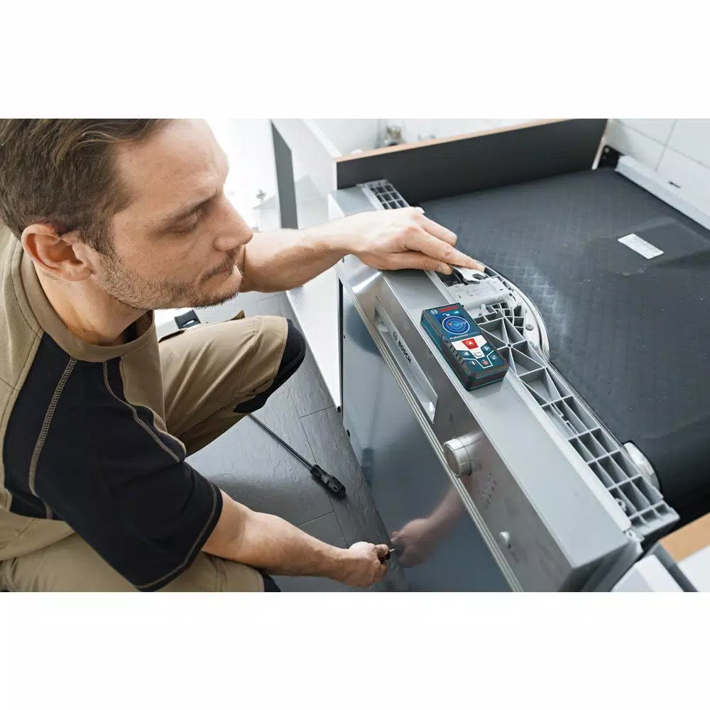 Bosch GLM 50 CX Laser Distance Measurer with Bluetooth and Color Display, 165 ft.
