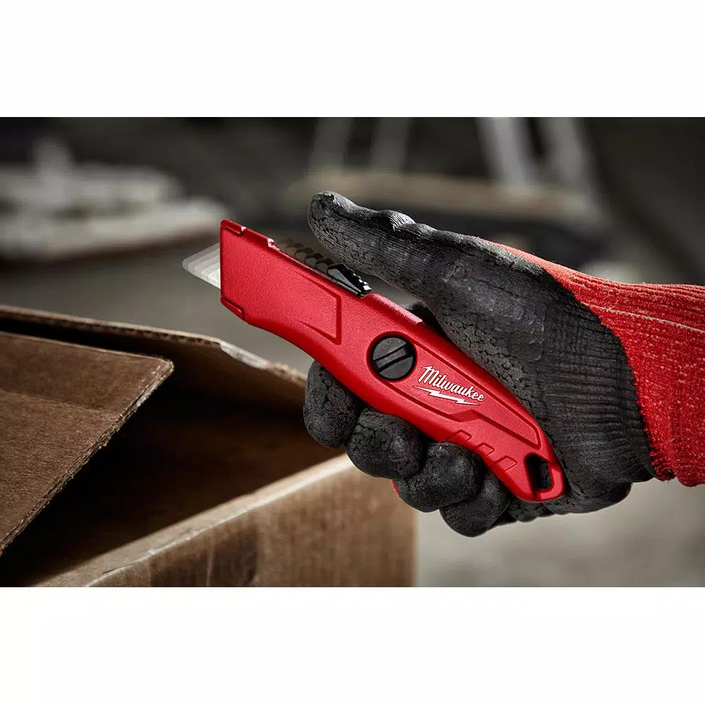 Milwaukee Self-Retracting Utility Knife with Tool-Free Blade Change and On-Board Storage