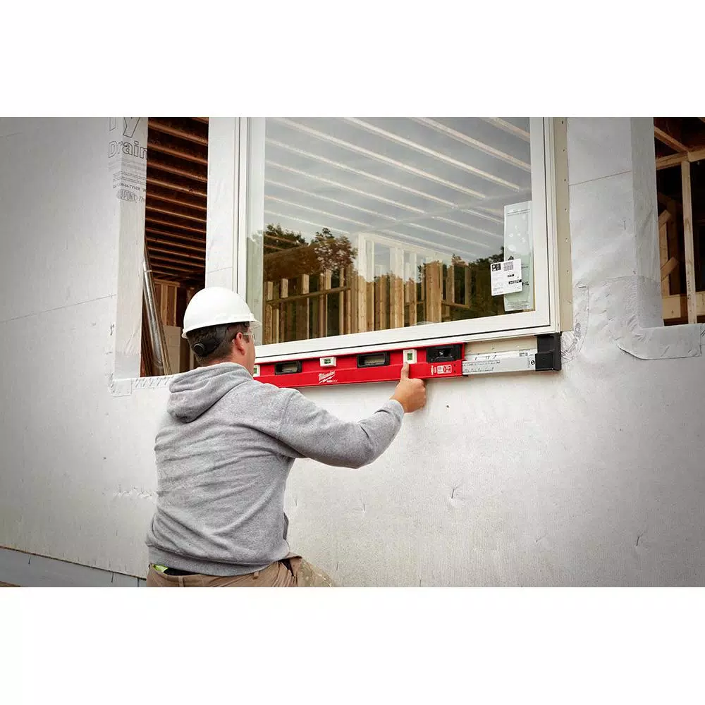 Milwaukee REDSTICK 48 in. to 78 in. Expandable Magnetic Box Level