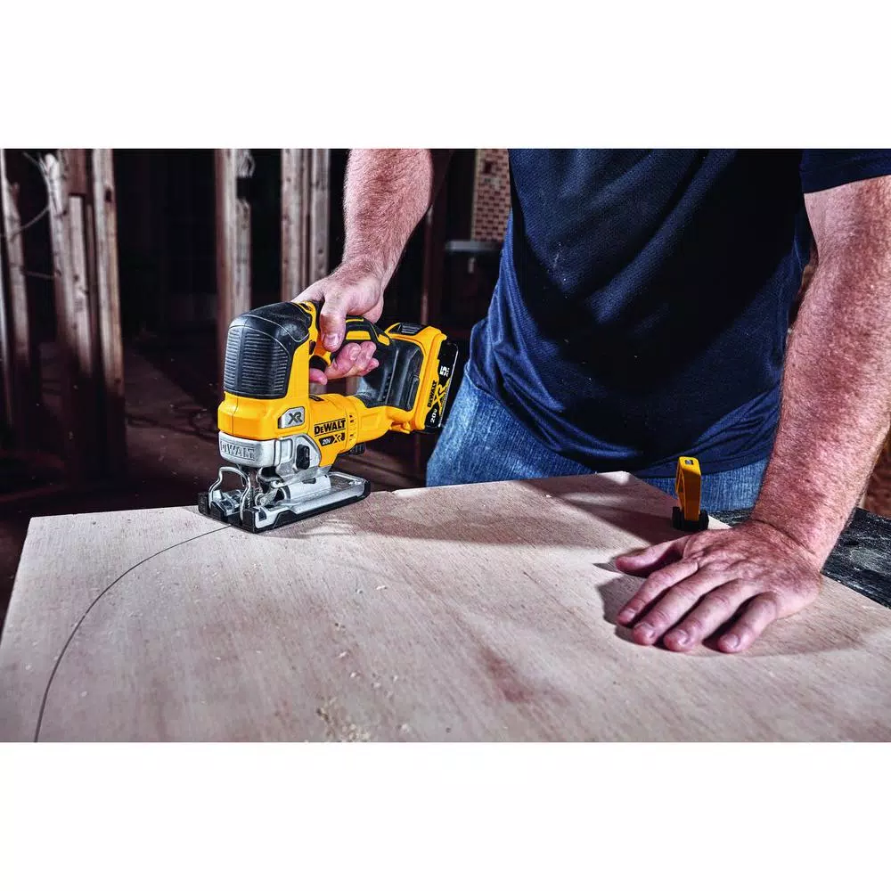 DEWALT 20V MAX XR Cordless Brushless Jigsaw with 5 in. Random Orbital Sander Combo Kit