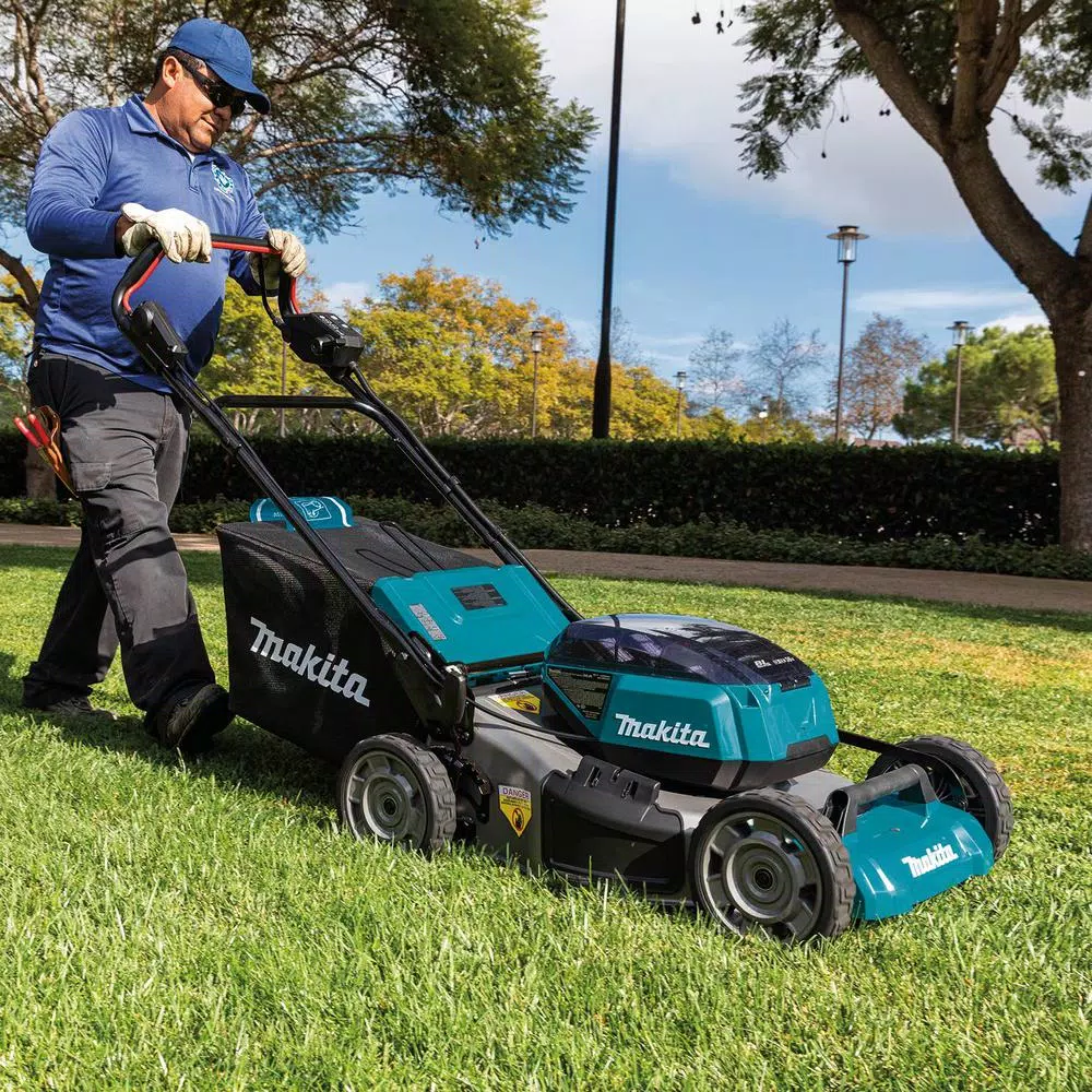 Makita 21 in. 36V LXT Brushless Self-Propelled Cordless Lawn Mower Kit with 4 Batteries and Charger