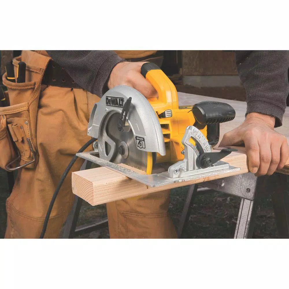 DEWALT 15 Amp 7-1/4 in. Lightweight Corded Circular Saw with Electric Brake