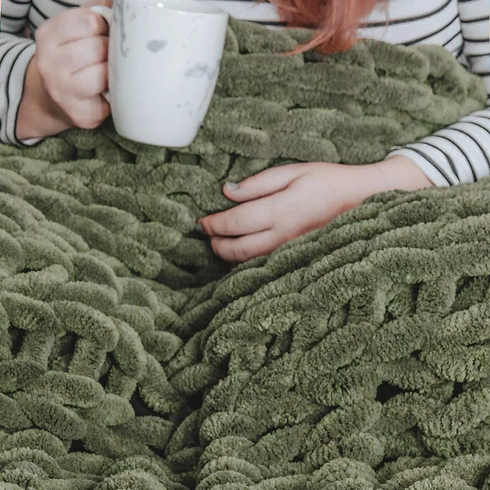 DONNA SHARP Olive Chenille Chunky Knit Throw Blanket, 40 x 50 in