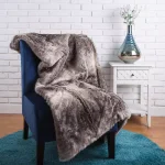 Glitzhome 60 in. Ombre Gray Faux Fur Luxury Throw Blanket thumbnail 6