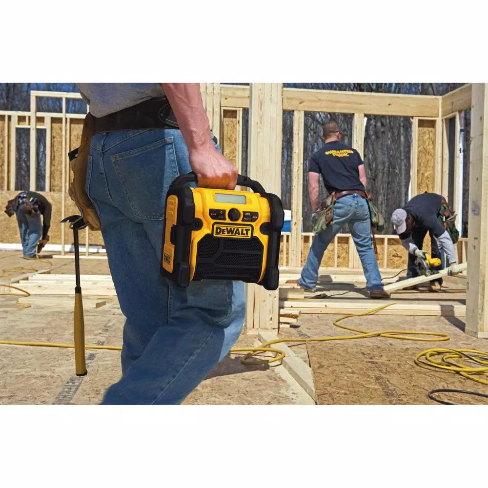 DEWALT FLEXVOLT 60V MAX Brushless 7-1/4 in. Circular Saw Kit with 6.0Ah Battery and Worksite Radio